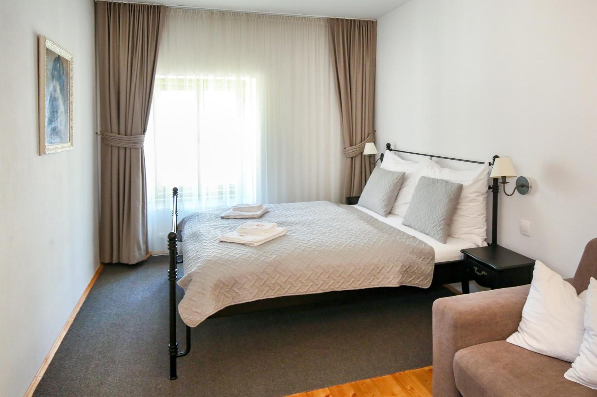 Apartmany Mudra Sova บันสกา ชีอาว์นีซา ภายนอก รูปภาพ