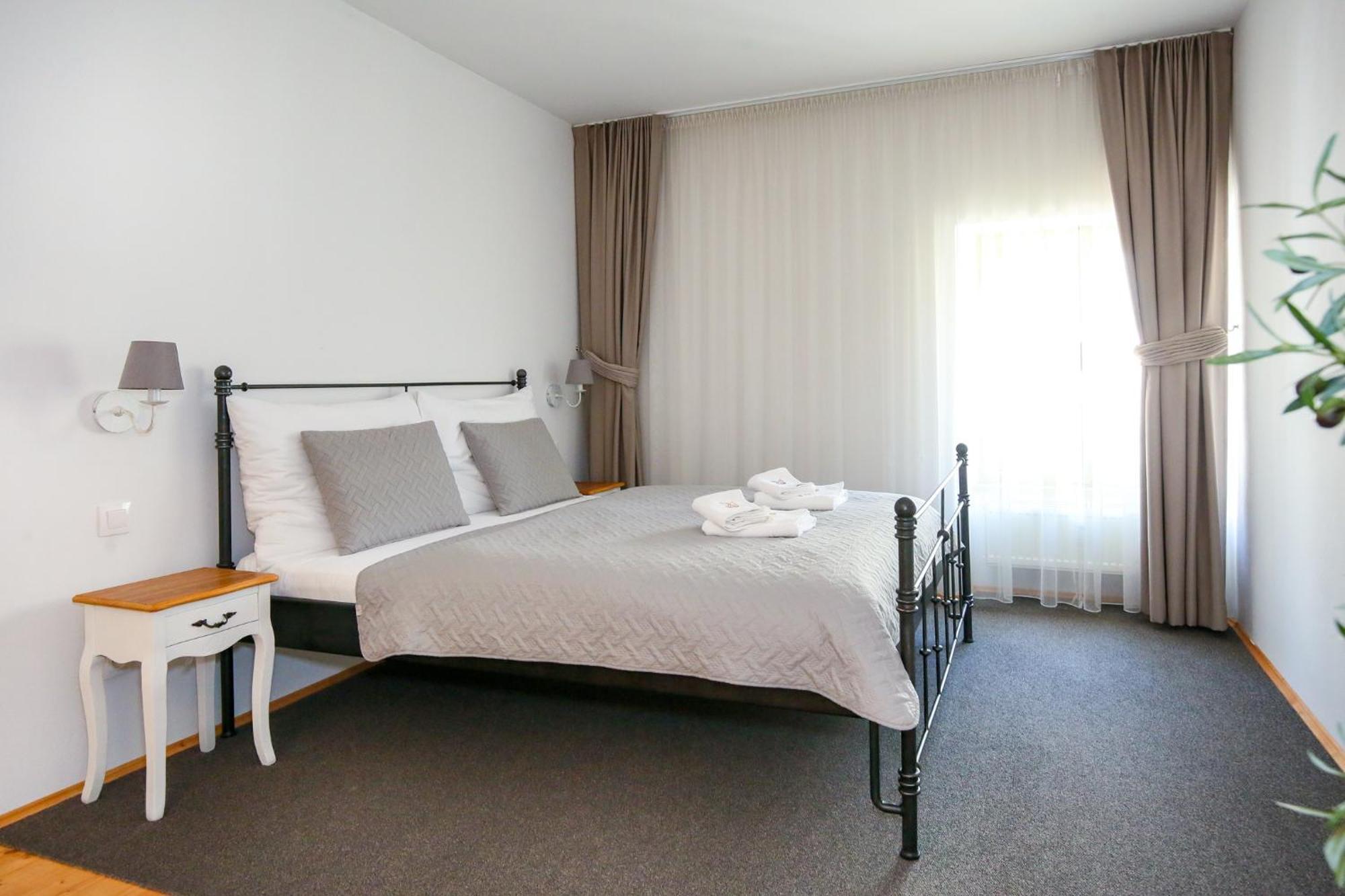 Apartmany Mudra Sova บันสกา ชีอาว์นีซา ภายนอก รูปภาพ
