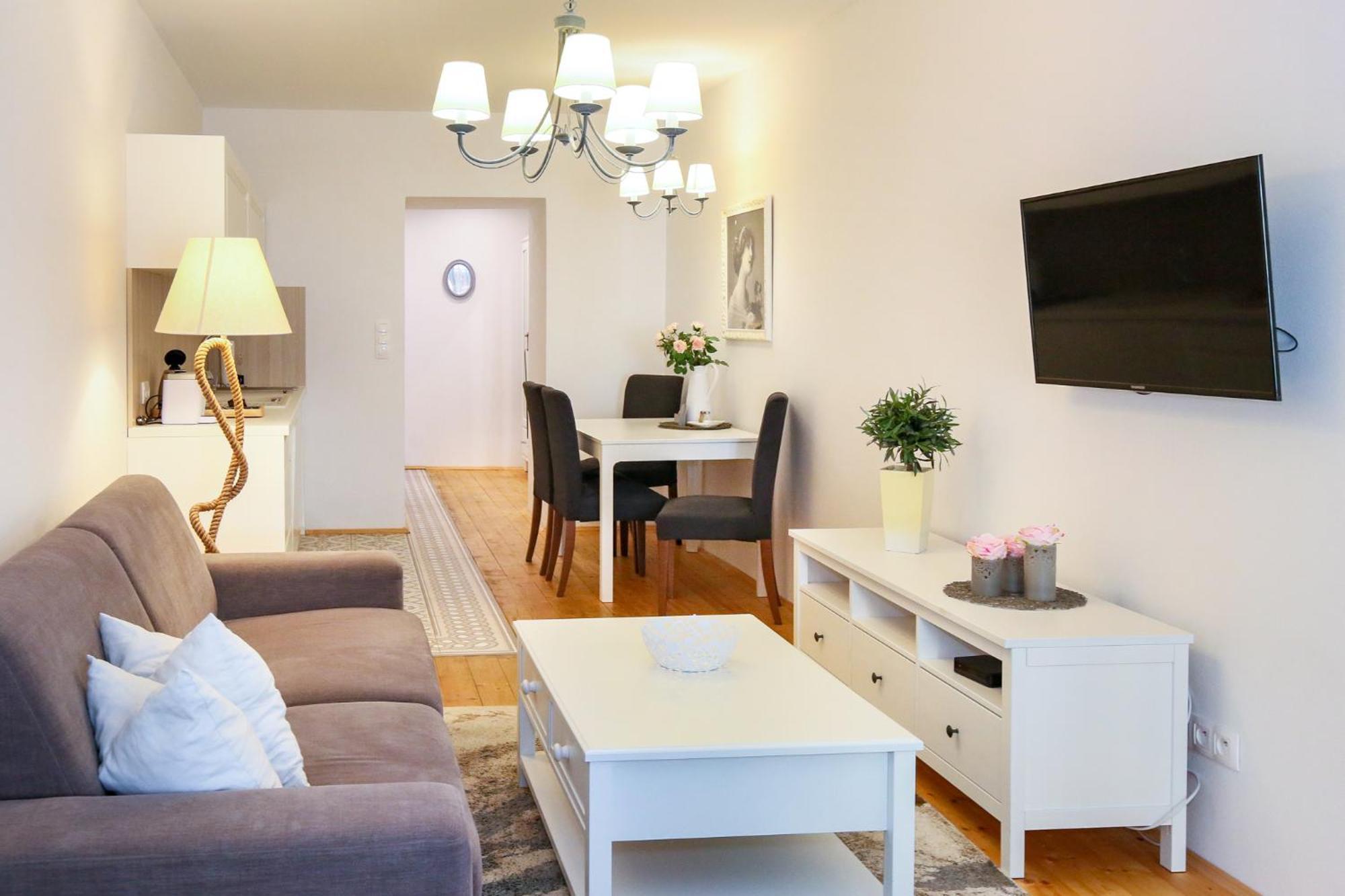 Apartmany Mudra Sova บันสกา ชีอาว์นีซา ภายนอก รูปภาพ