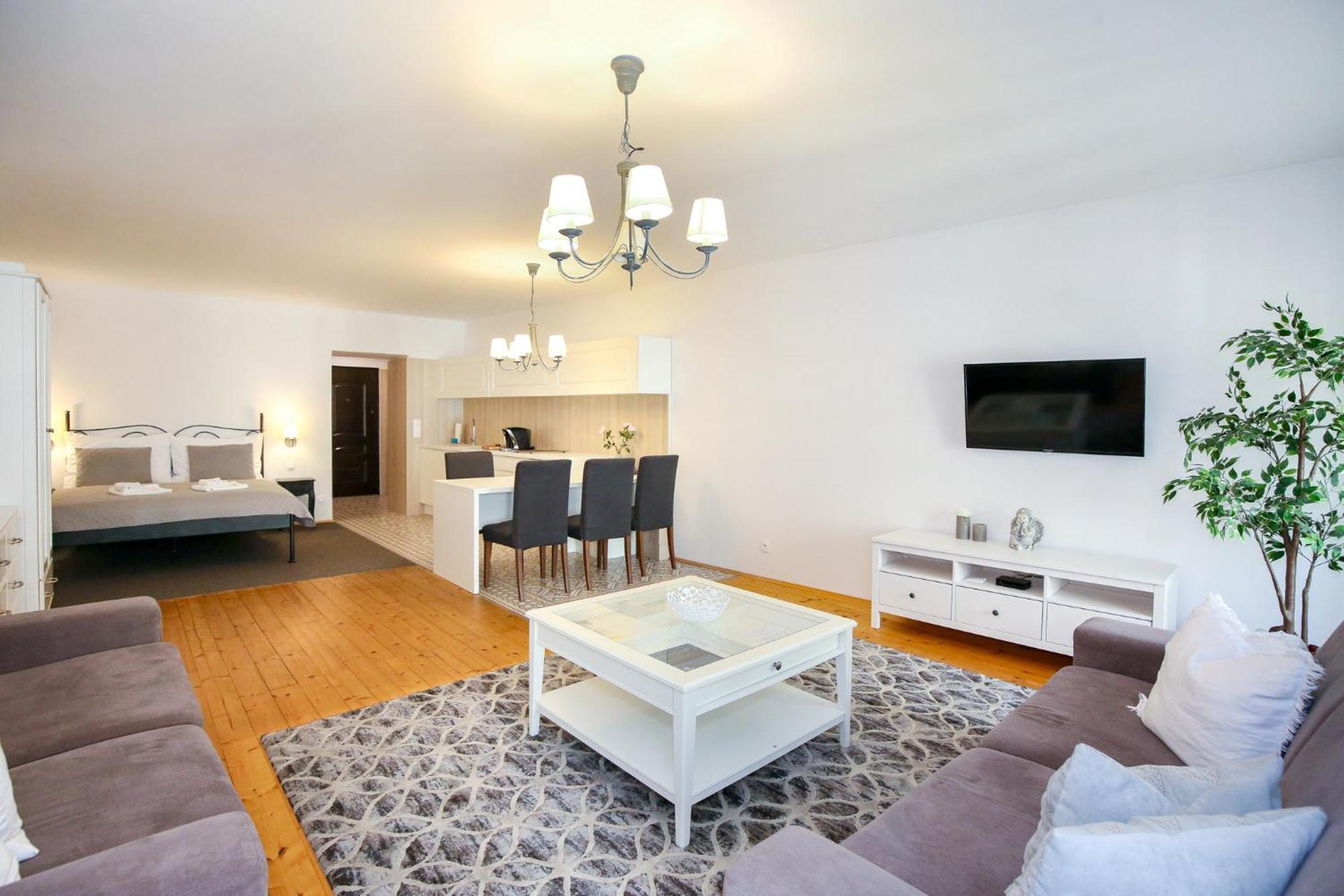 Apartmany Mudra Sova บันสกา ชีอาว์นีซา ภายนอก รูปภาพ